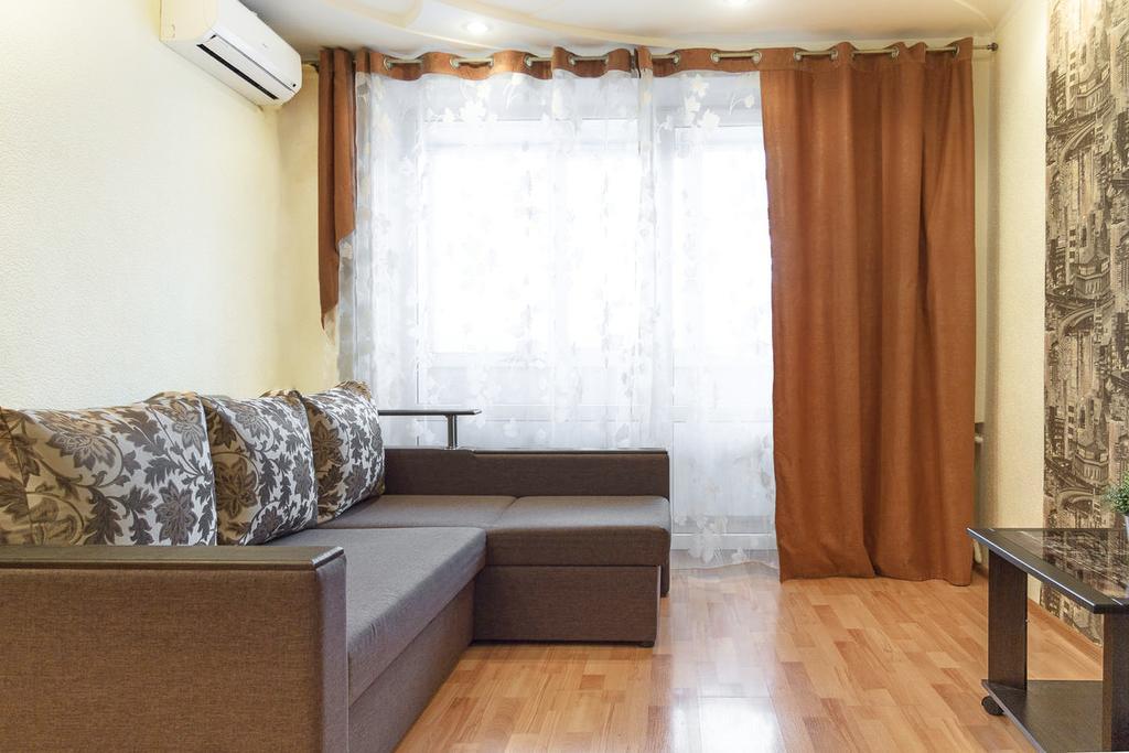 Luxury 3 Rooms Apartments In Center By Green House 폴타바 외부 사진