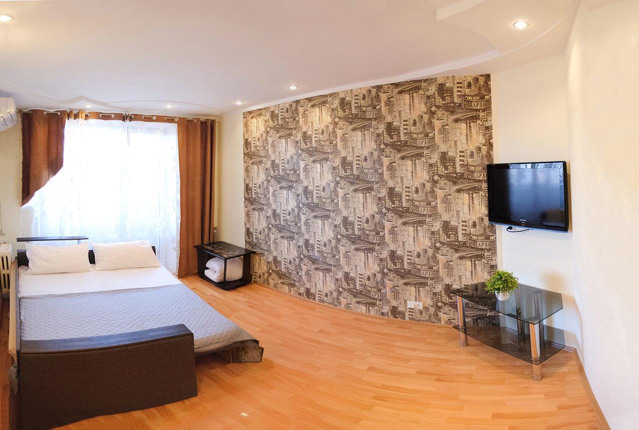 Luxury 3 Rooms Apartments In Center By Green House 폴타바 외부 사진